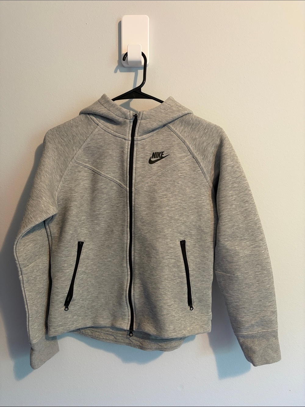 Nike Light Gray Hooded Full-Zip Jacket with Black Accents